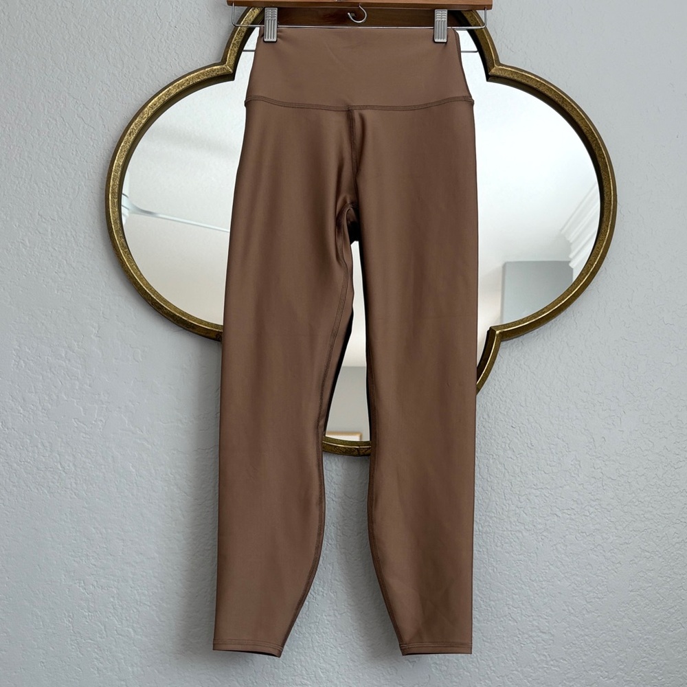 EUC Alo Airlift 7/8 leggings in toasted almond